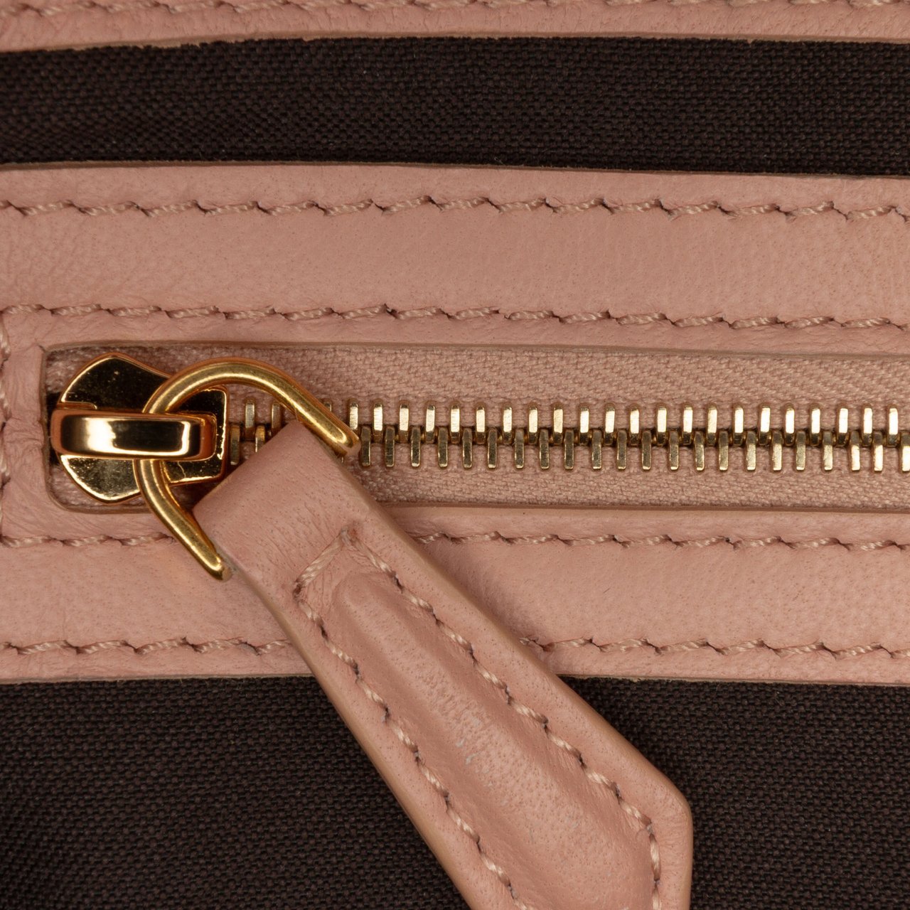 Fendi Zucca Embossed Leather Baguette Satchel Roze