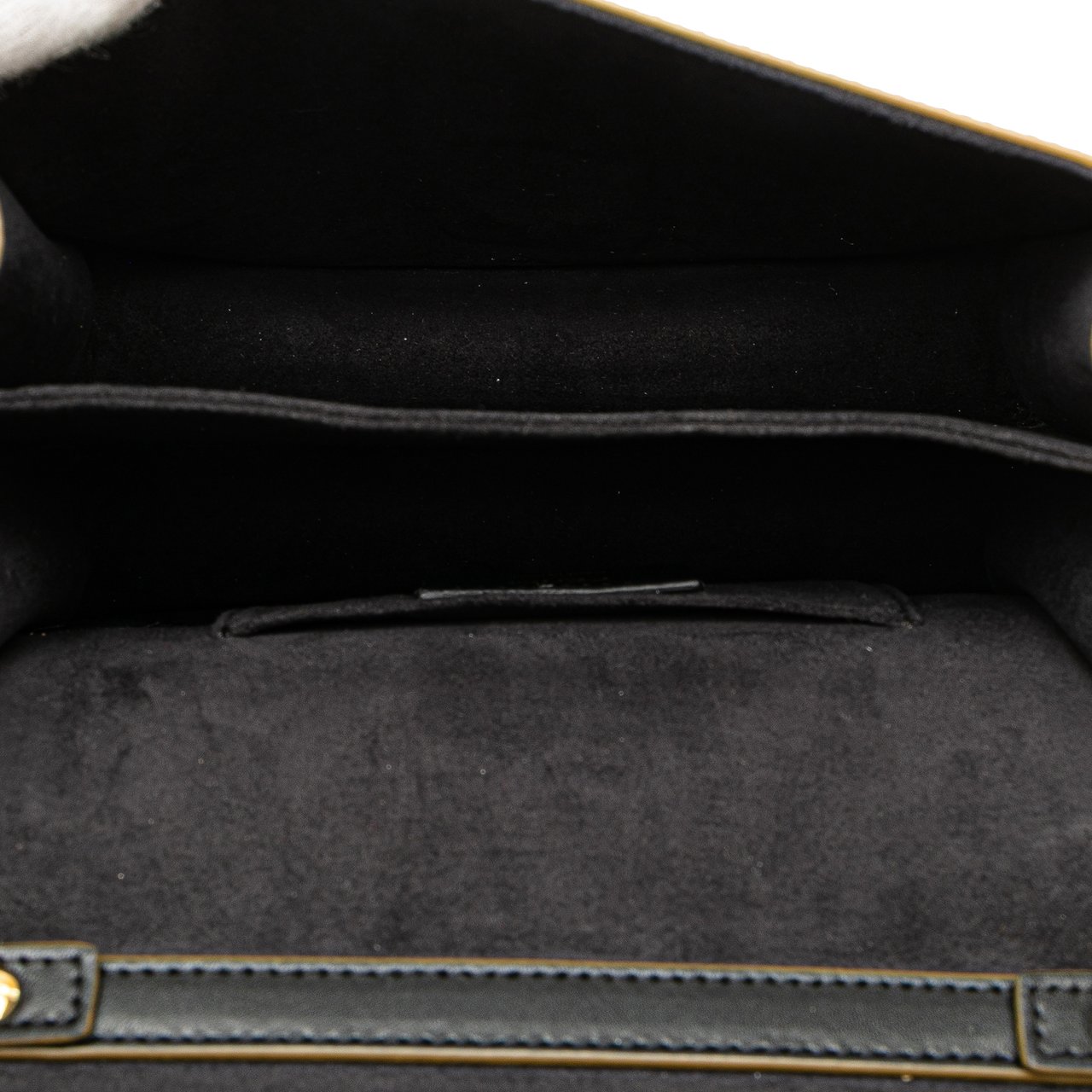 Fendi Small Scalloped Leather Kan I Crossbody Zwart