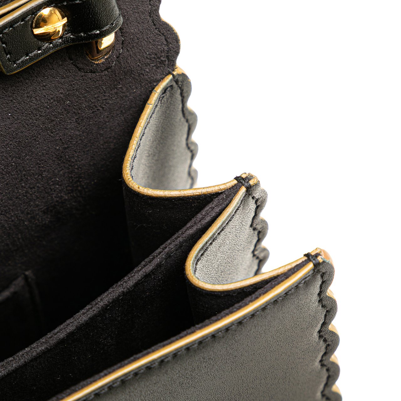 Fendi Small Scalloped Leather Kan I Crossbody Zwart