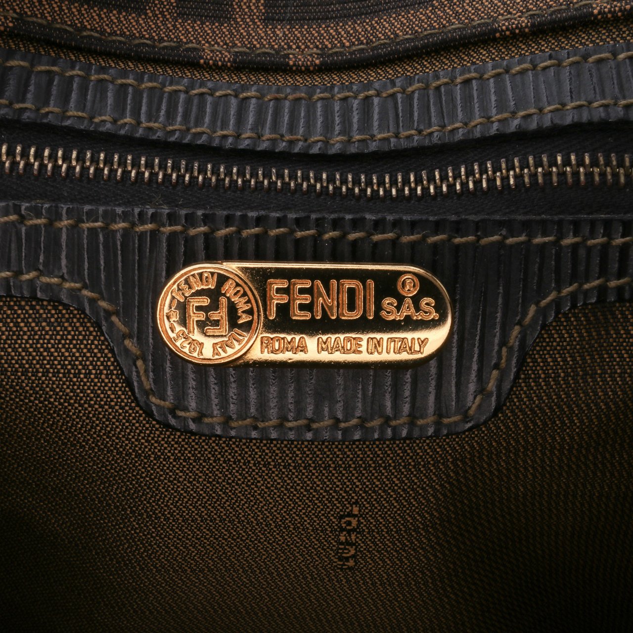 Fendi Zucca Canvas Shoulder Bag Bruin
