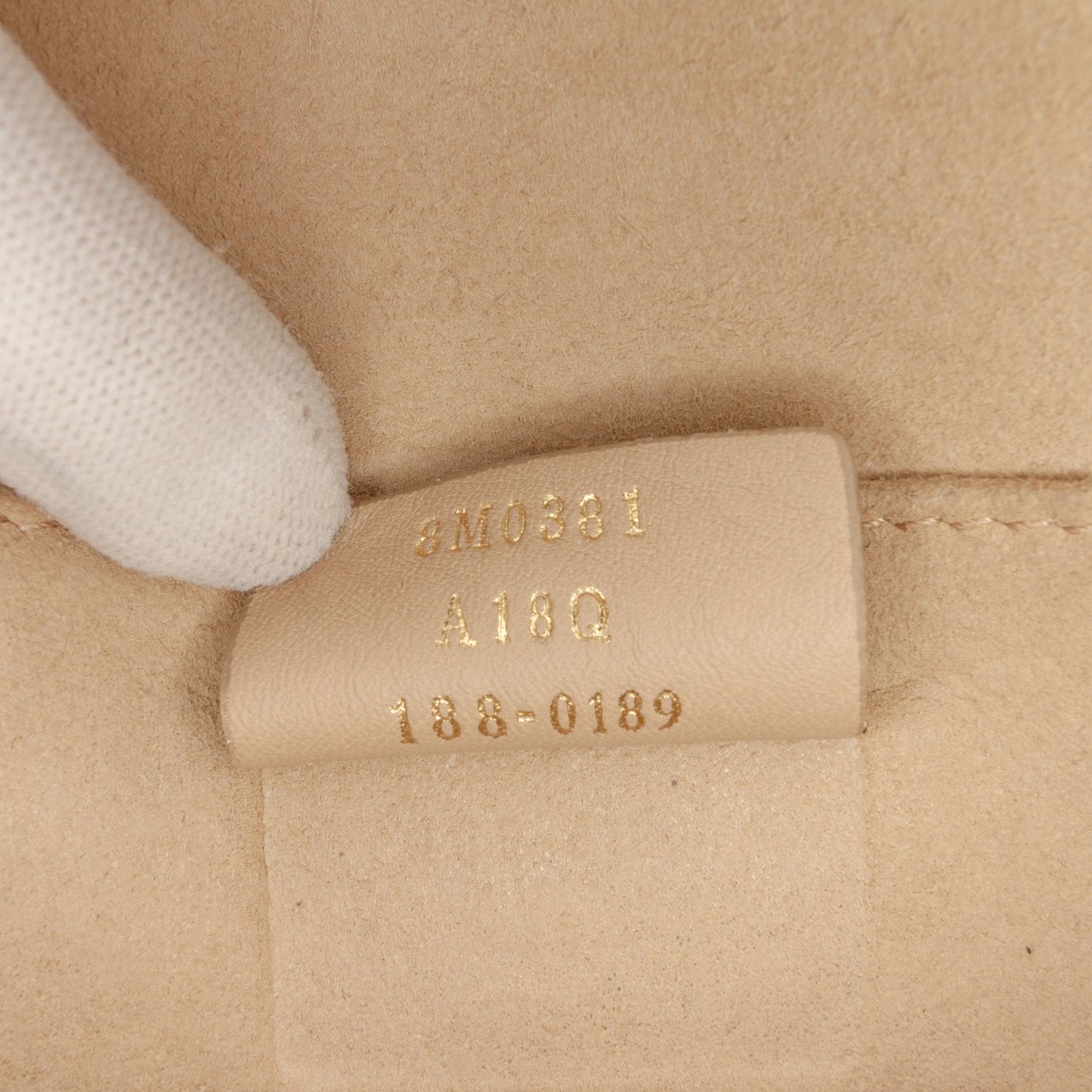 Fendi Small Scalloped Leather Kan I Crossbody Roze