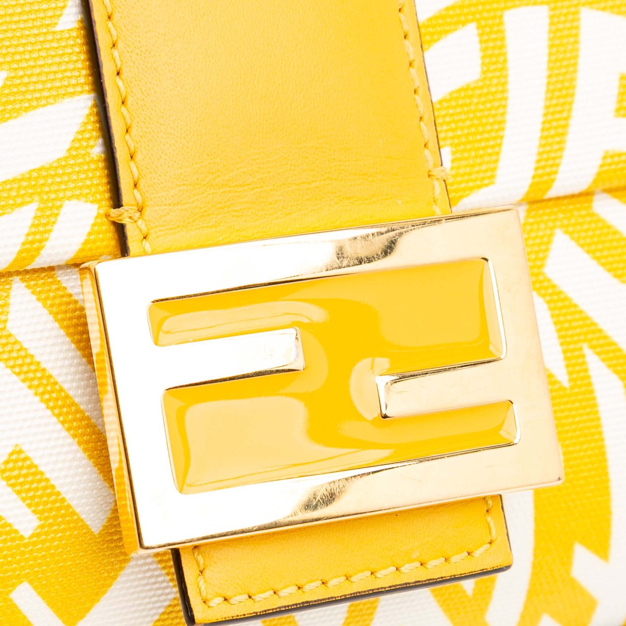 Fendi Sarah Coleman Zucca Coated Canvas 1997 Vertigo Baguette Geel