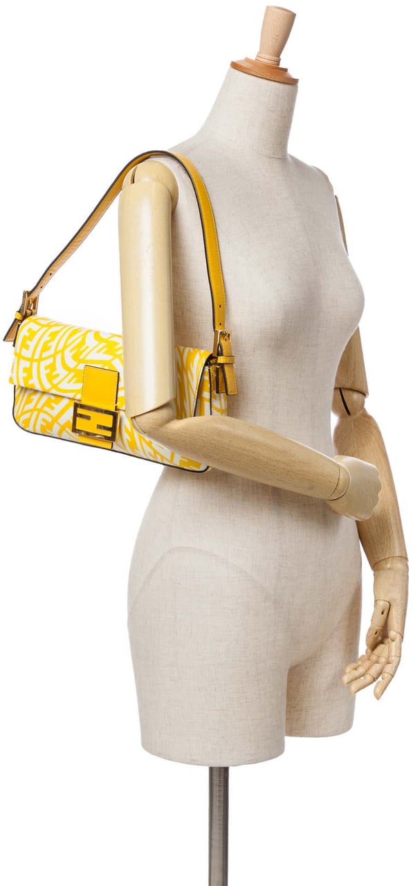 Fendi Sarah Coleman Zucca Coated Canvas 1997 Vertigo Baguette Geel