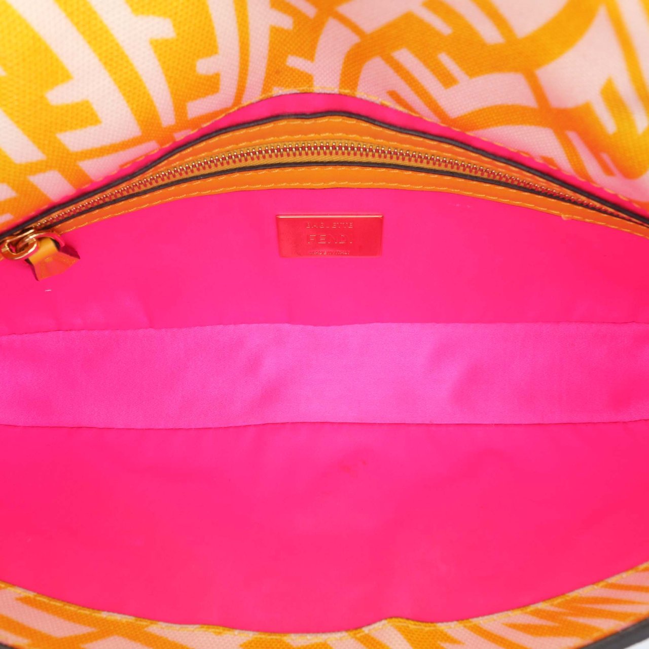Fendi Sarah Coleman Zucca Coated Canvas 1997 Vertigo Baguette Geel