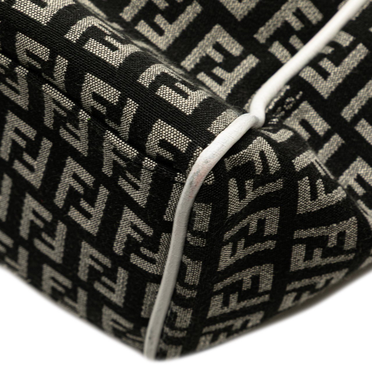Fendi Zucchino Canvas Tote Zwart