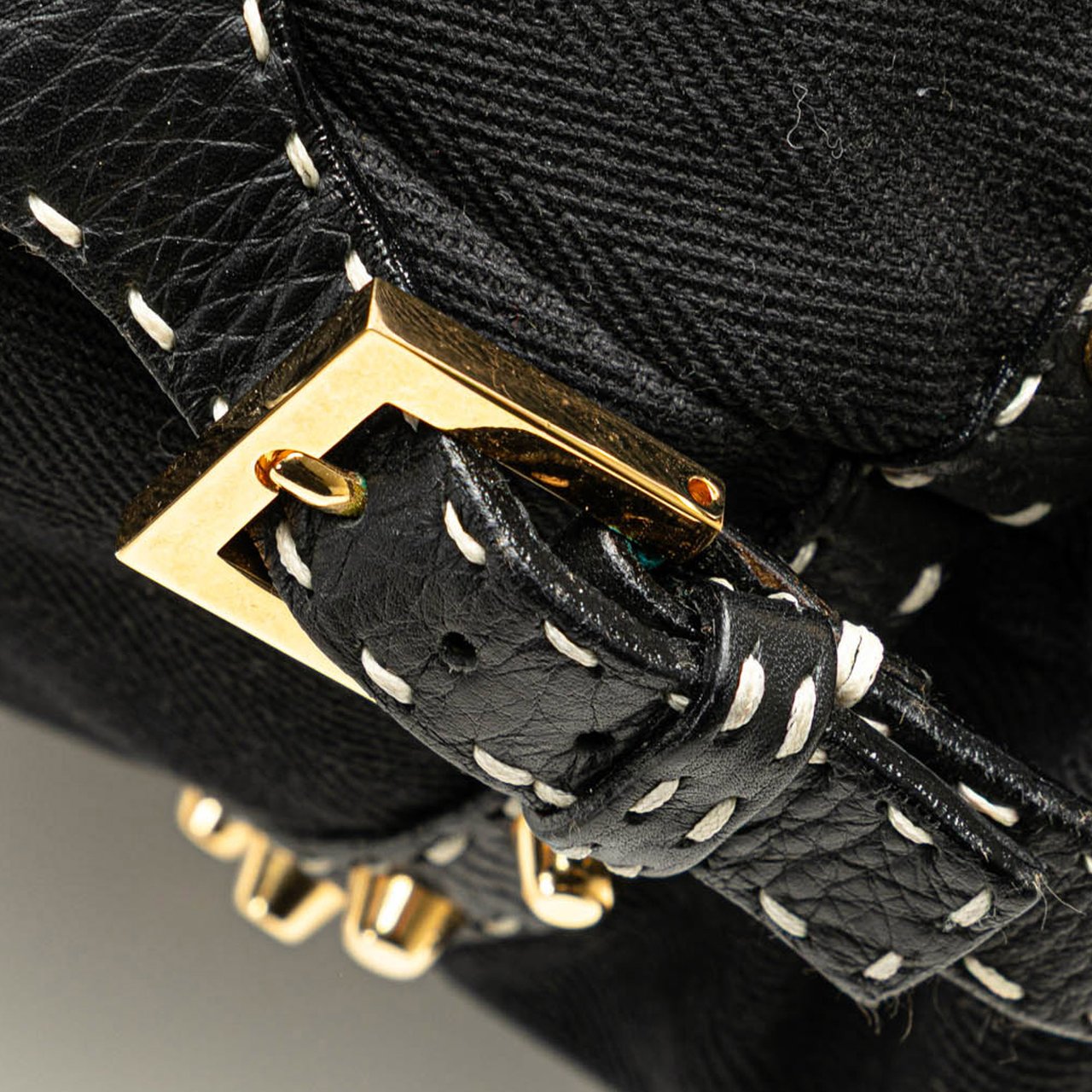 Fendi Selleria Studded Canvas Shoulder Bag Zwart