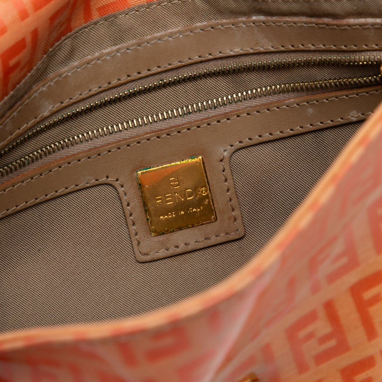 Fendi Zucchino Crystal Baguette Oranje