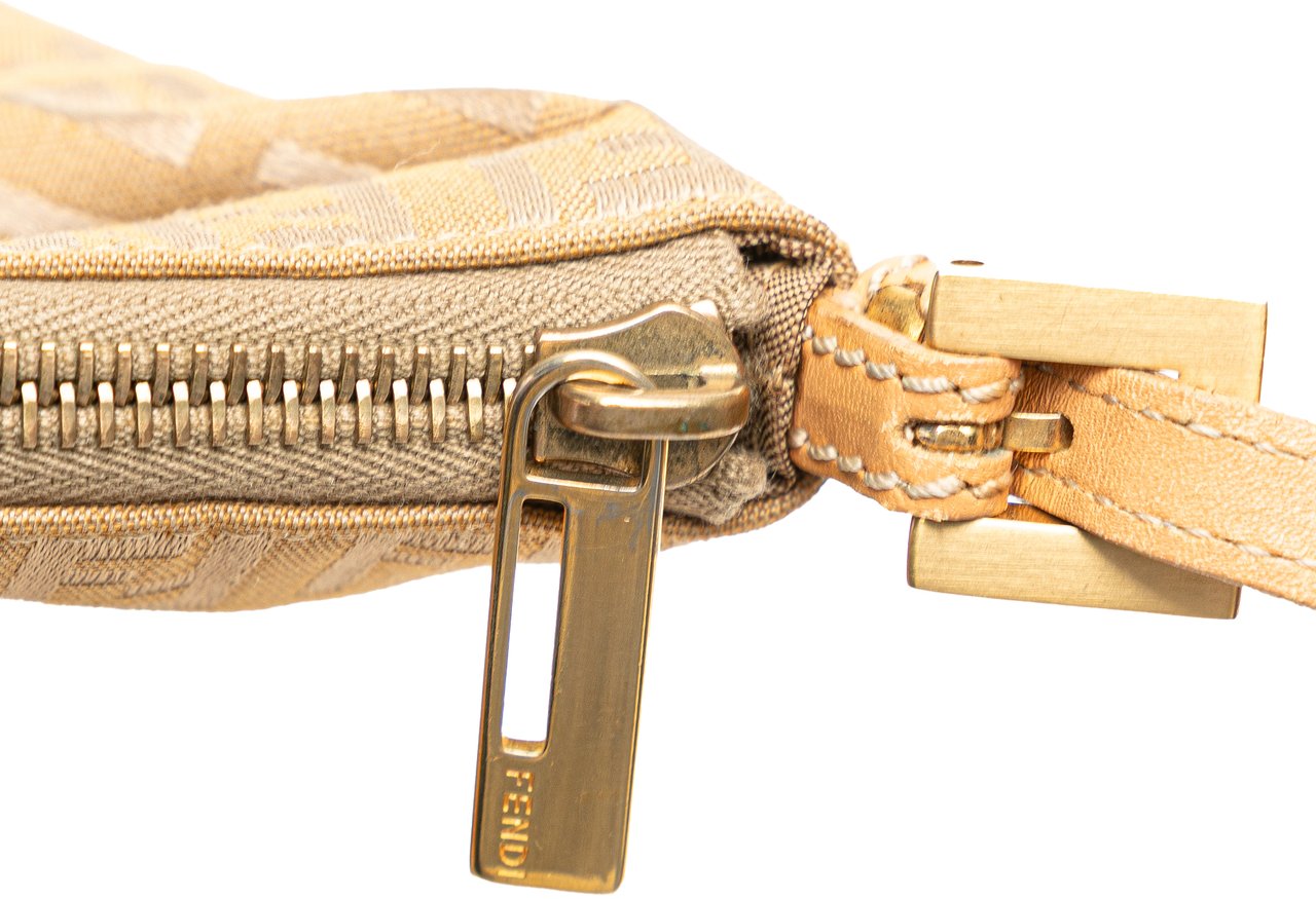 Fendi Zucchino Canvas Shoulder Bag Bruin