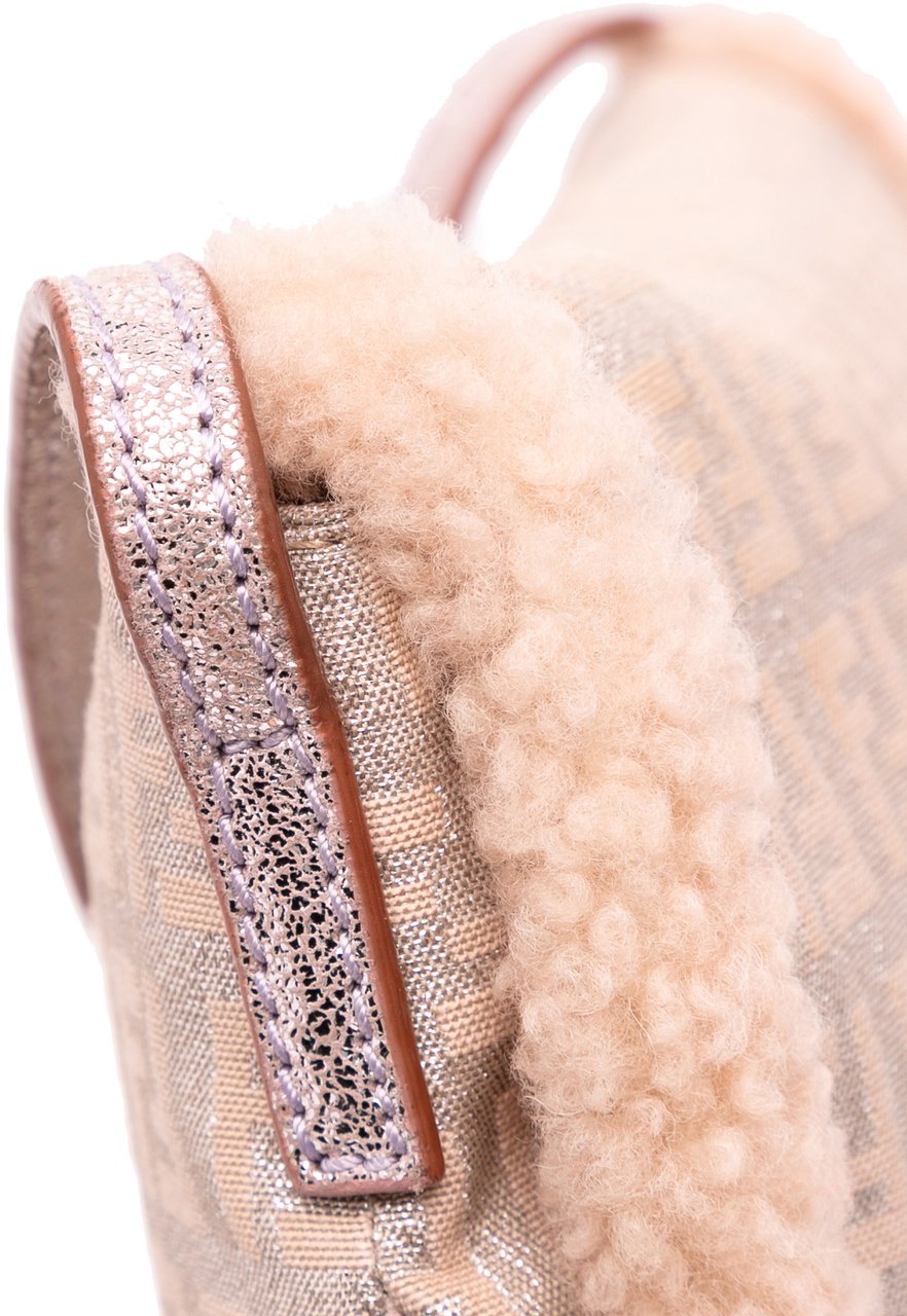 Fendi Zucchino Metallic Canvas and Shearling Crossbody Roze