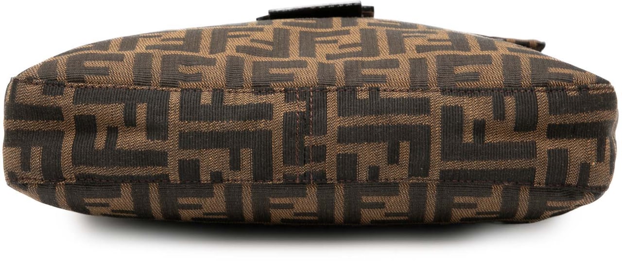 Fendi Zucca Canvas Shoulder Bag Bruin