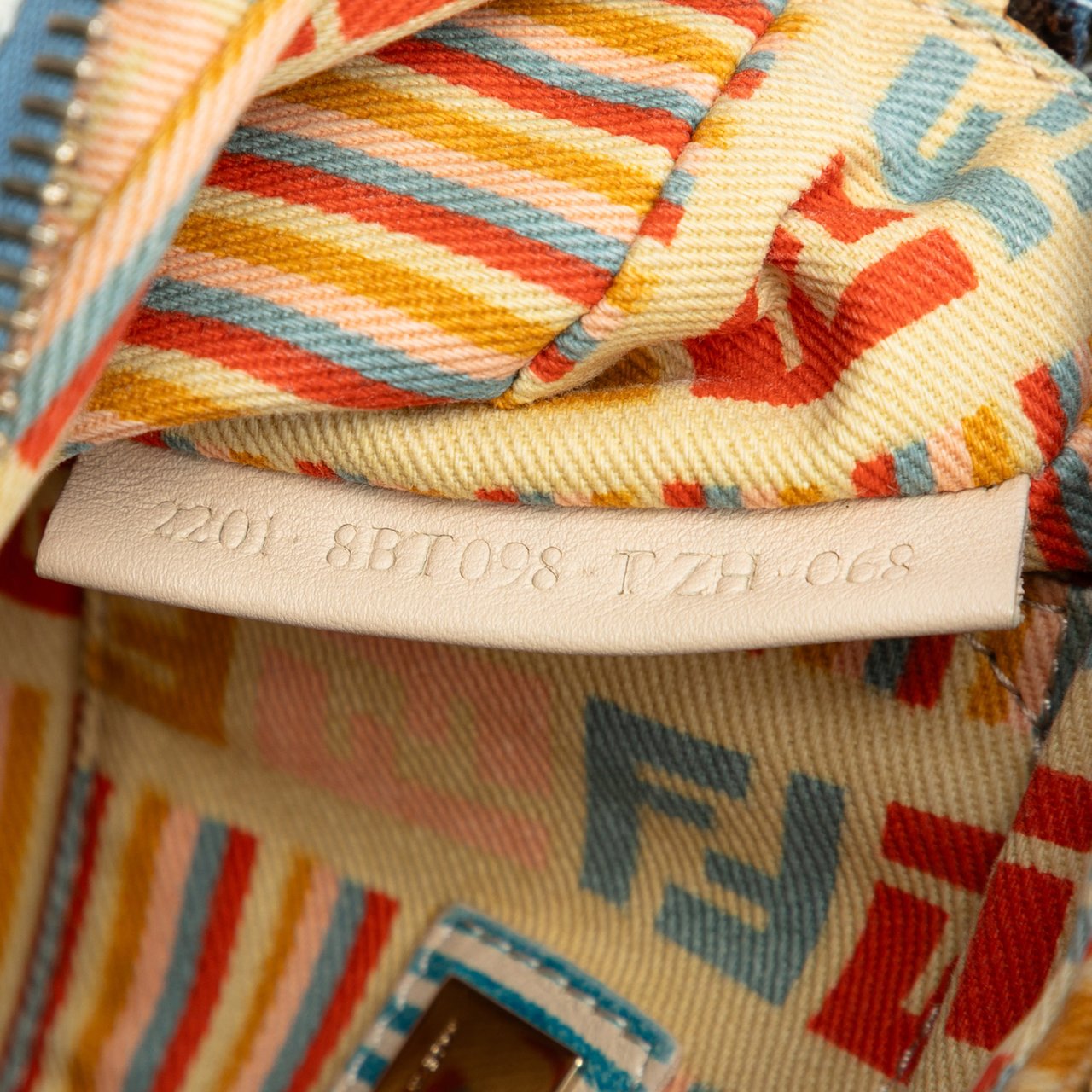 Fendi Zucca Denim Crossbody Blauw