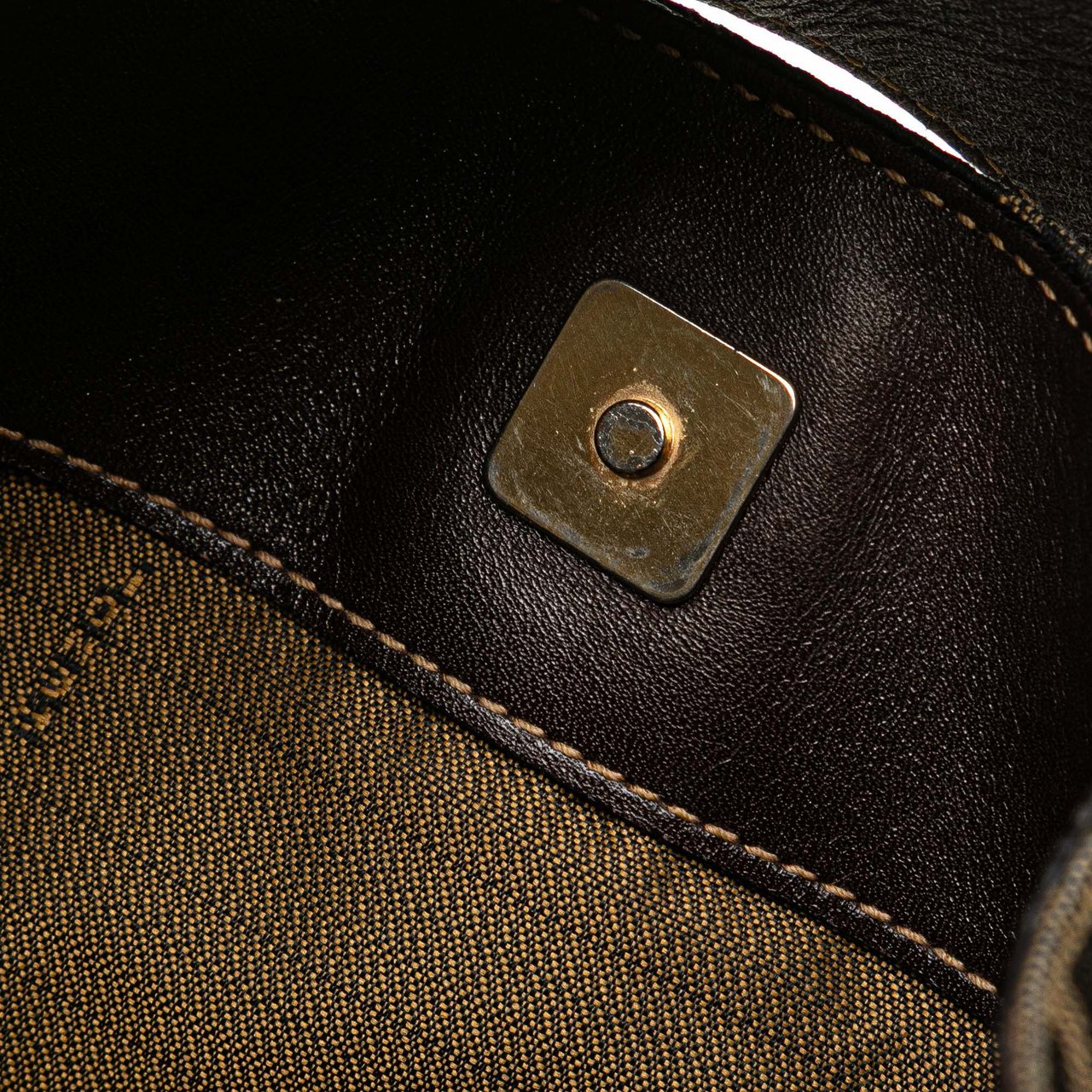 Fendi Zucca Canvas Shoulder Bag Bruin