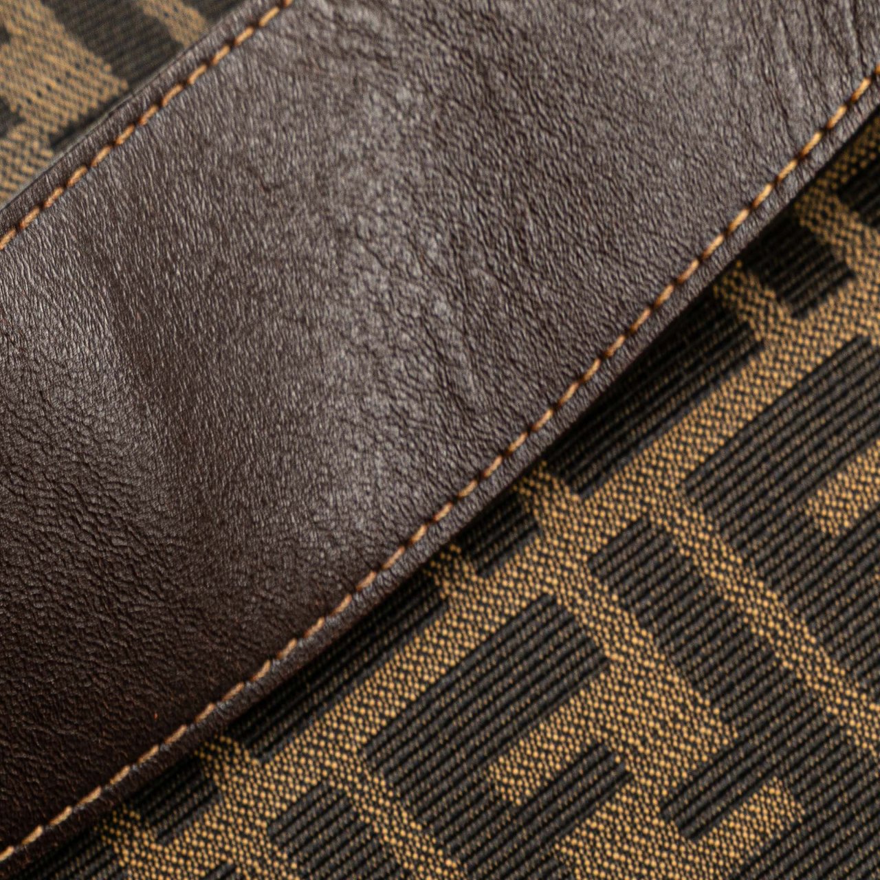 Fendi Zucca Canvas Shoulder Bag Bruin