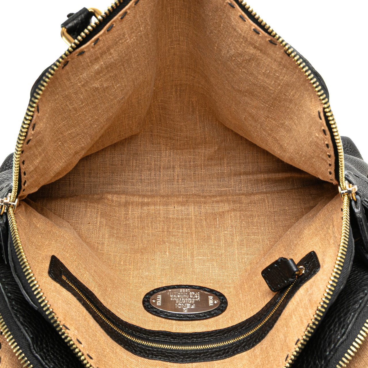 Fendi Pebbled Leather Selleria Dome Shoulder Bag Zwart