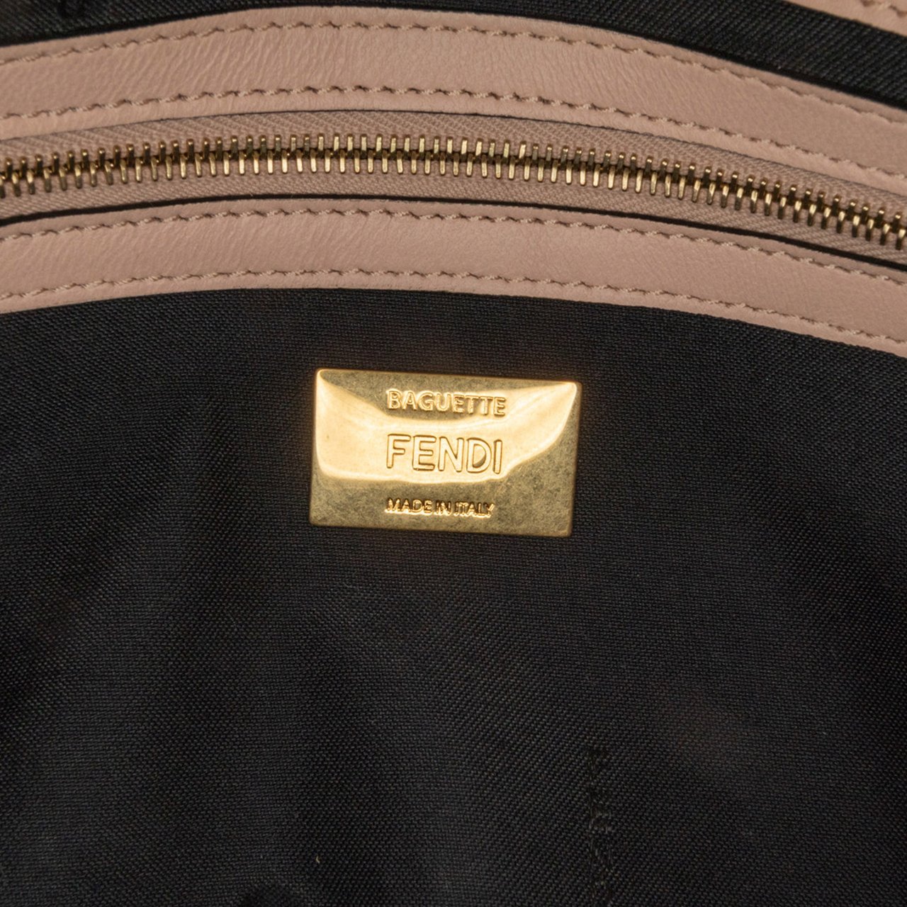 Fendi Bicolor Leather Chain Midi Baguette Roze