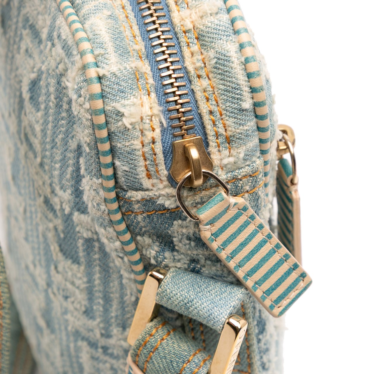 Fendi Zucca Denim Crossbody Blauw