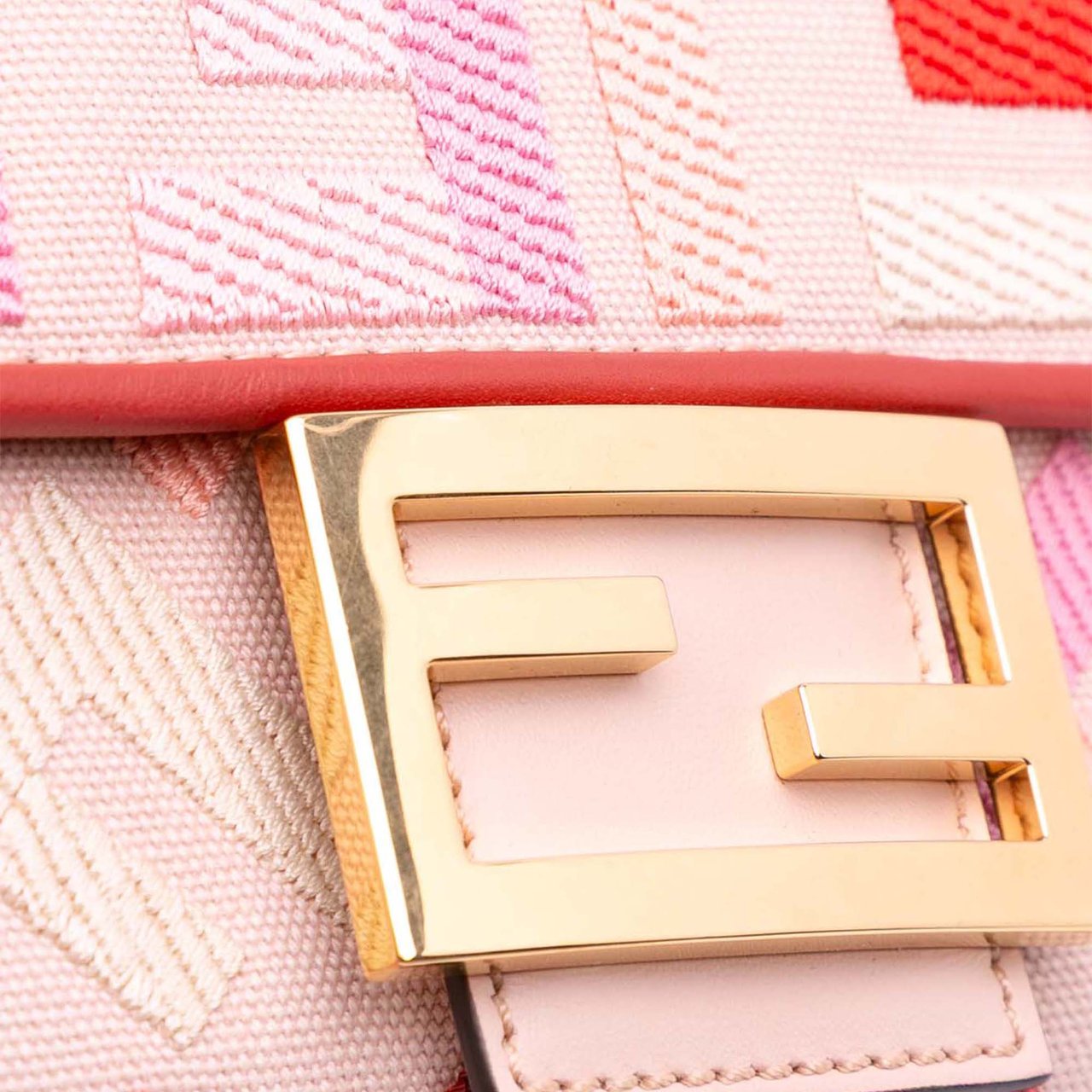 Fendi Zucca Embroidered Canvas Baguette Satchel Roze