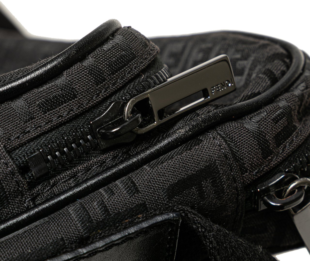 Fendi Zucchino Canvas Crossbody Zwart