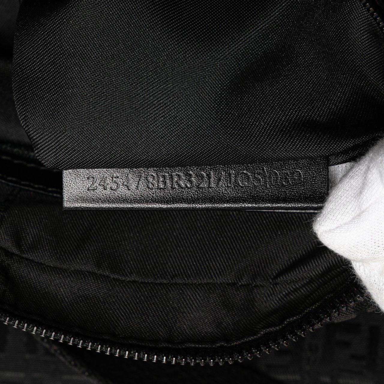 Fendi Zucchino Canvas Crossbody Zwart