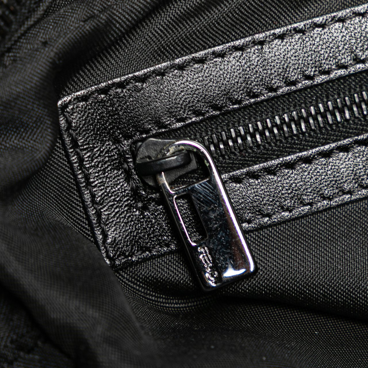 Fendi Zucchino Canvas Crossbody Zwart