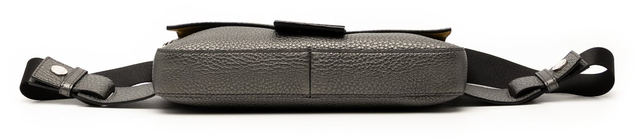 Fendi Leather Selleria Convertible Baguette Satchel Grijs