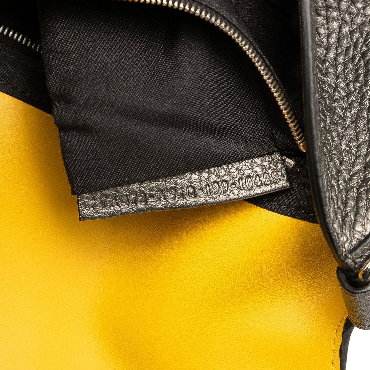 Fendi Leather Selleria Convertible Baguette Satchel Grijs