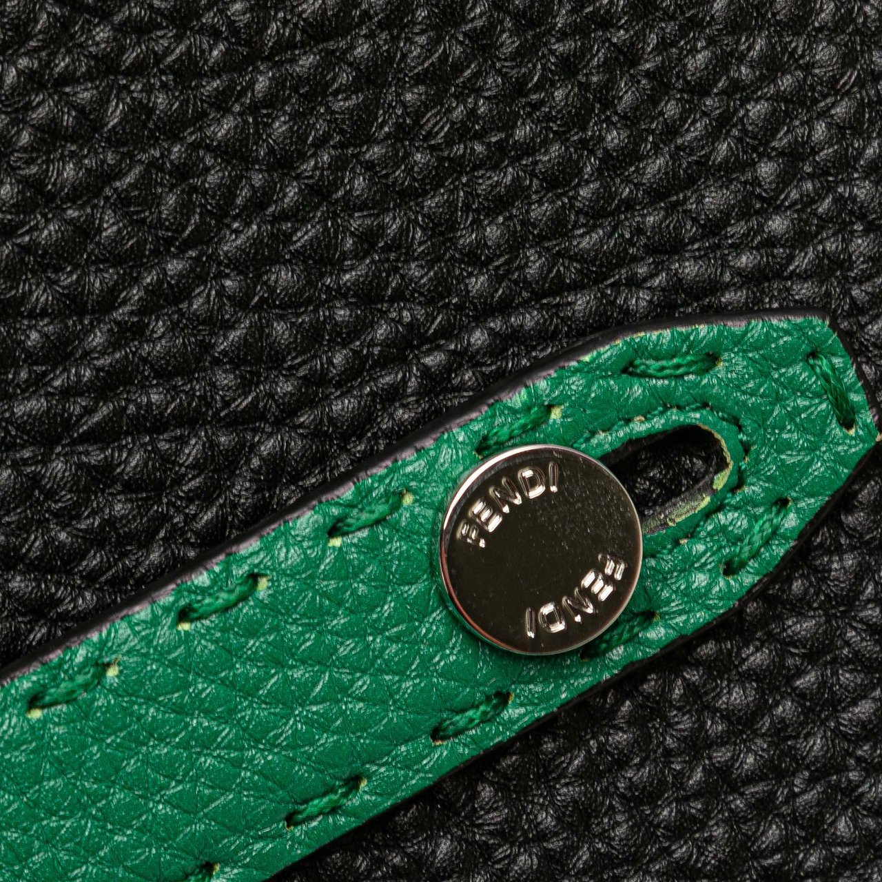 Fendi Leather Selleria Clutch Zwart