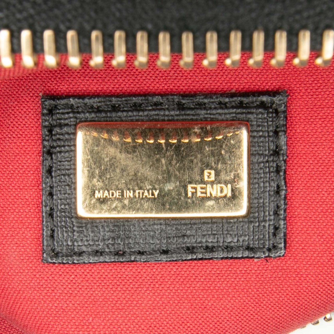 Fendi Zucchino Coated Canvas Charm Zip Crossbody Zwart