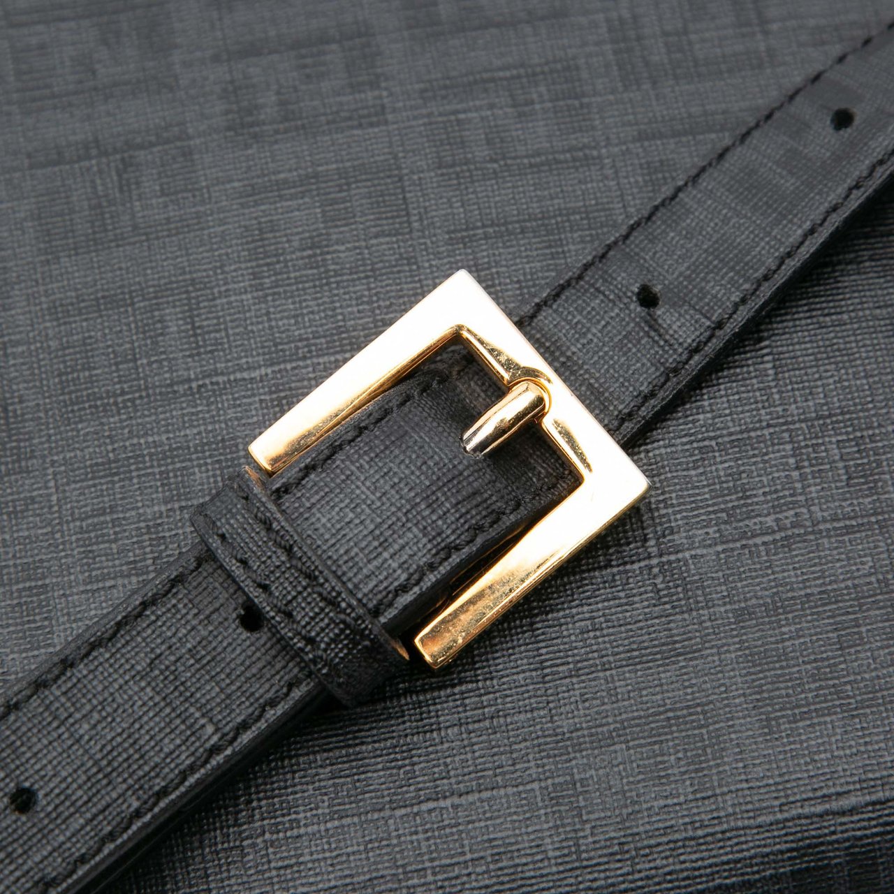 Fendi Zucchino Coated Canvas Charm Zip Crossbody Zwart