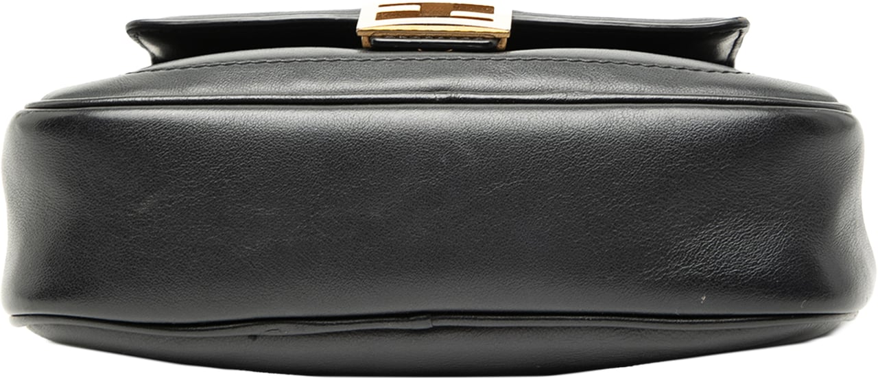 Fendi Leather Easy 2 Baguette Crossbody Zwart