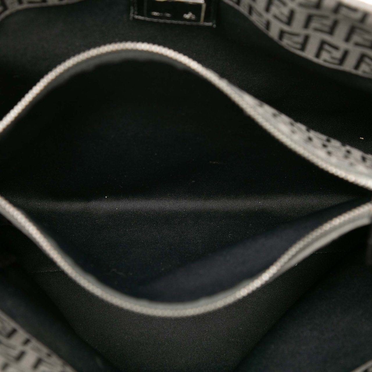 Fendi Zucchino Canvas Tote Zwart