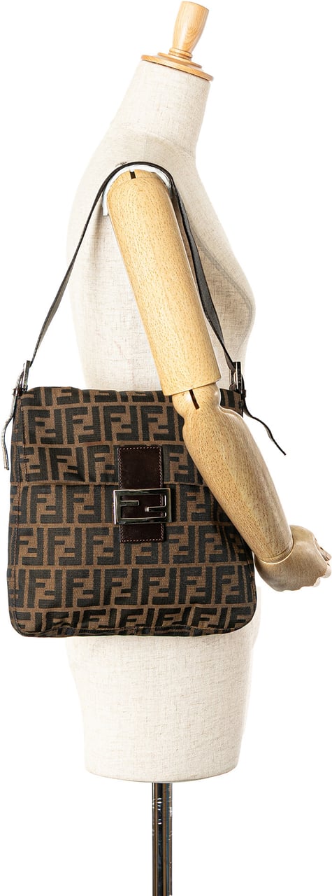 Fendi Zucca Canvas Shoulder Bag Bruin