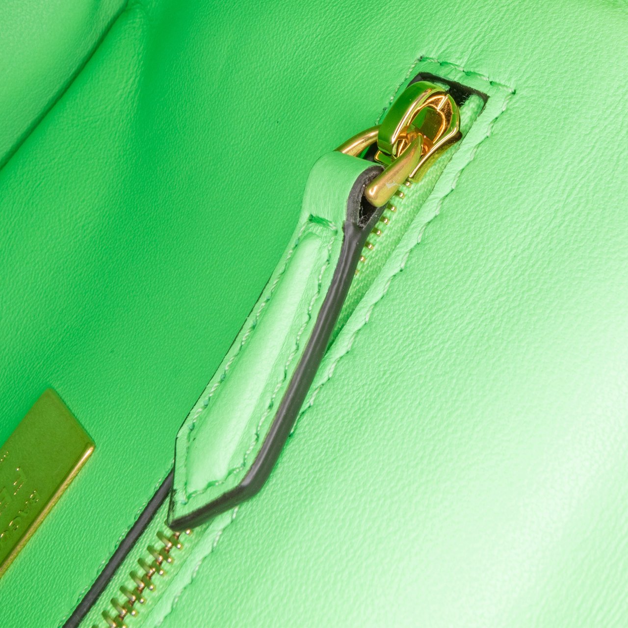 Fendi Zucca Embossed Leather Chain Midi Baguette Groen