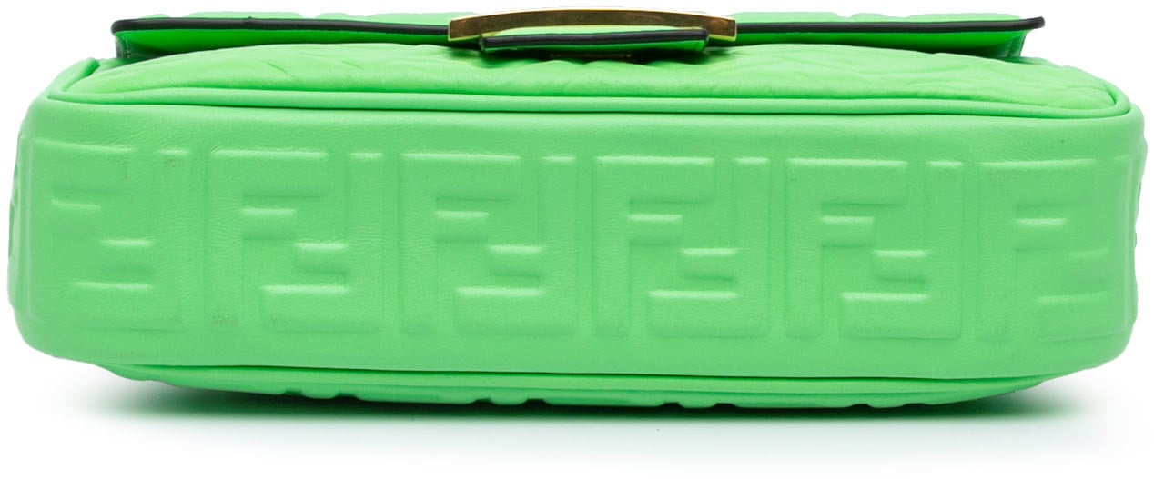 Fendi Zucca Embossed Leather Chain Midi Baguette Groen