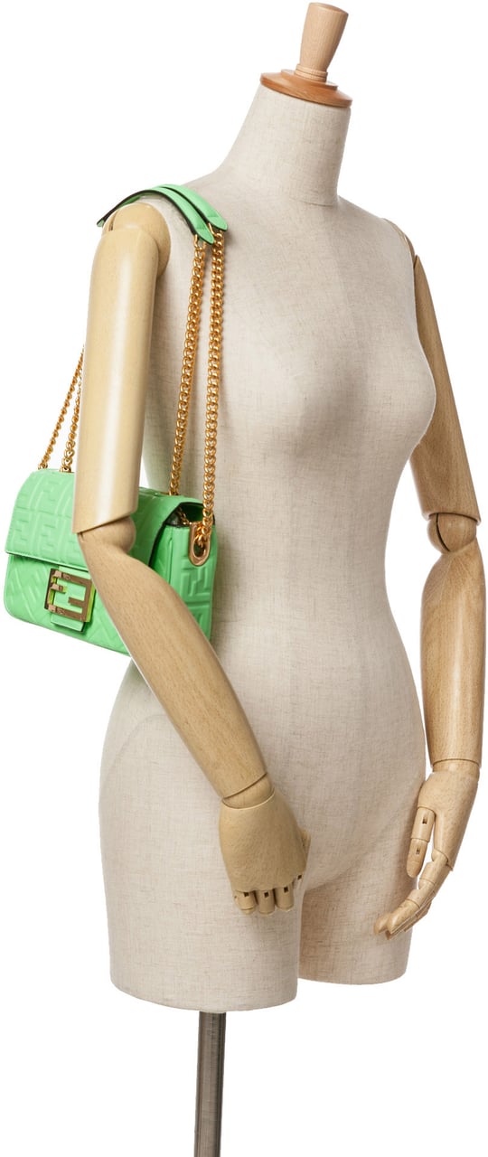 Fendi Zucca Embossed Leather Chain Midi Baguette Groen