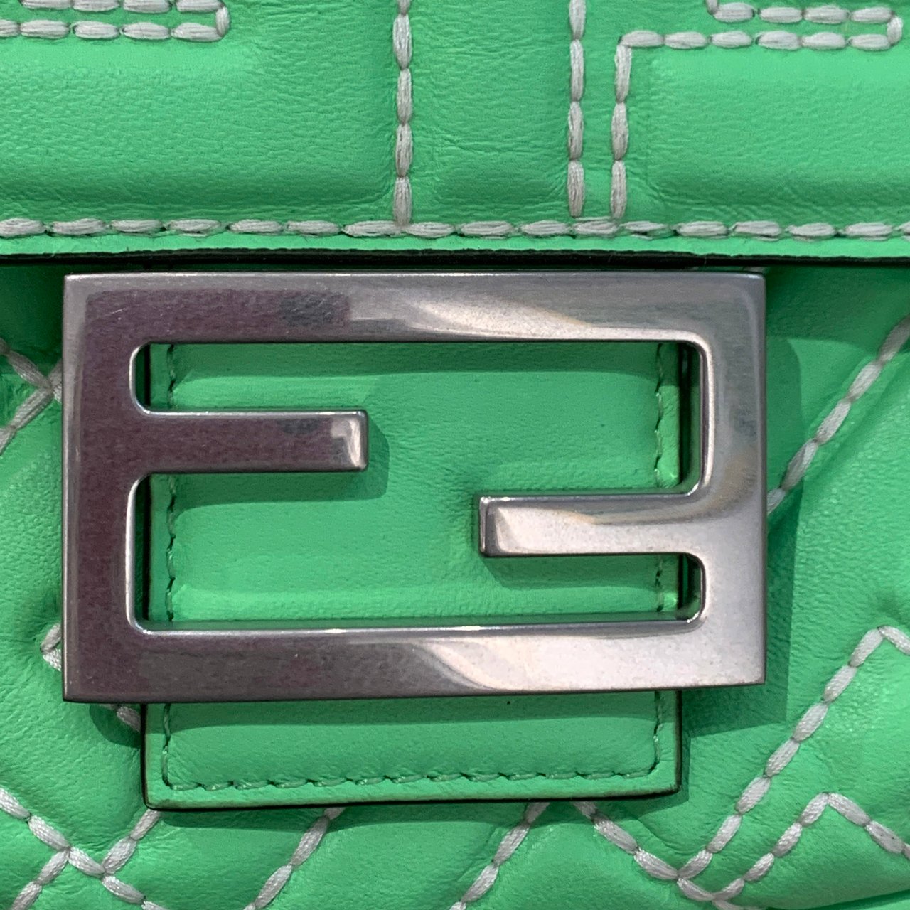 Fendi Zucca Embossed Stitched Leather Baguette Satchel Groen