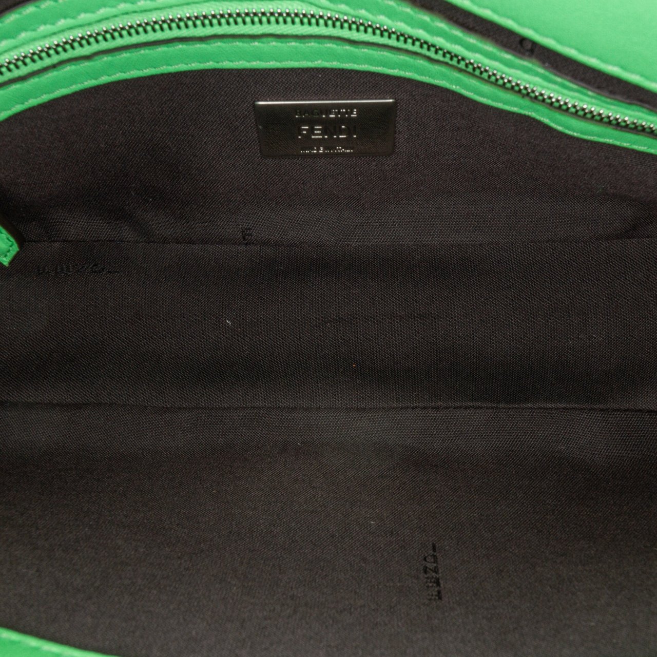 Fendi Zucca Embossed Stitched Leather Baguette Satchel Groen