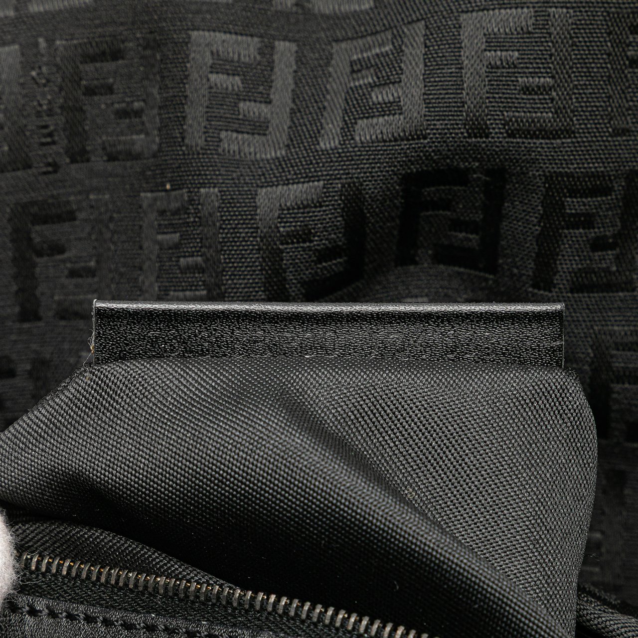 Fendi Zucchino Canvas Mamma Forever Zwart