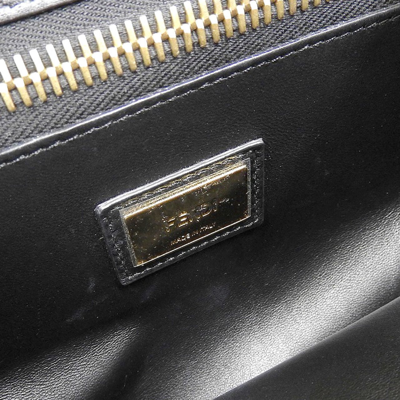 Fendi Fendi Peekaboo Bag Studded Leather Medium Zwart