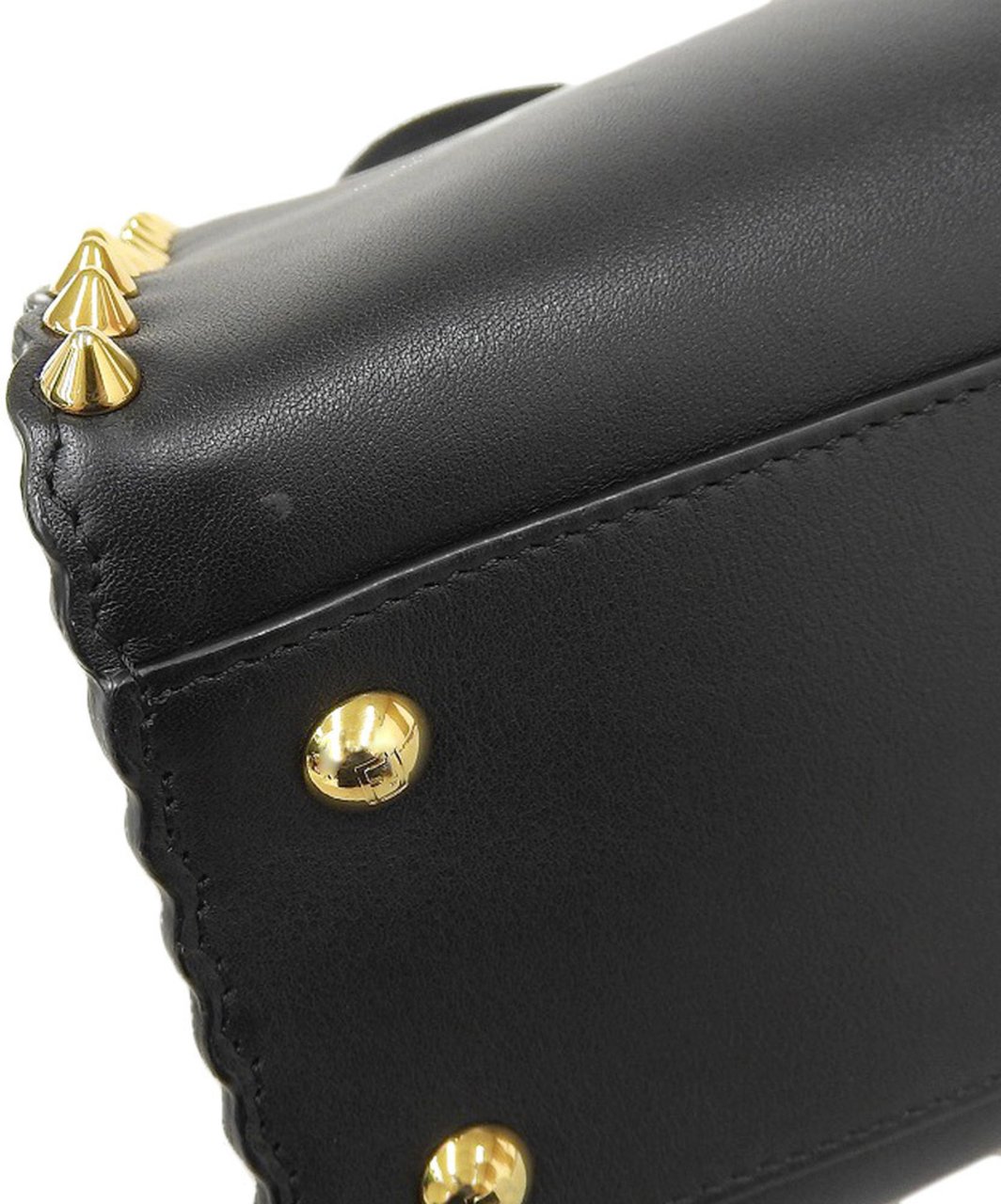 Fendi Fendi Peekaboo Bag Studded Leather Medium Zwart