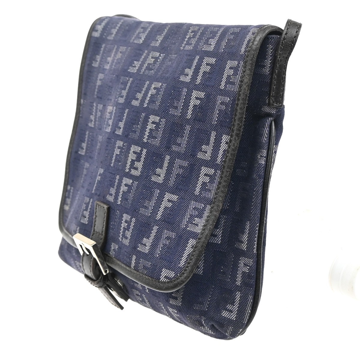 Fendi Fendi Vintage Flap Crossbody Bag Zucchino Denim Blauw