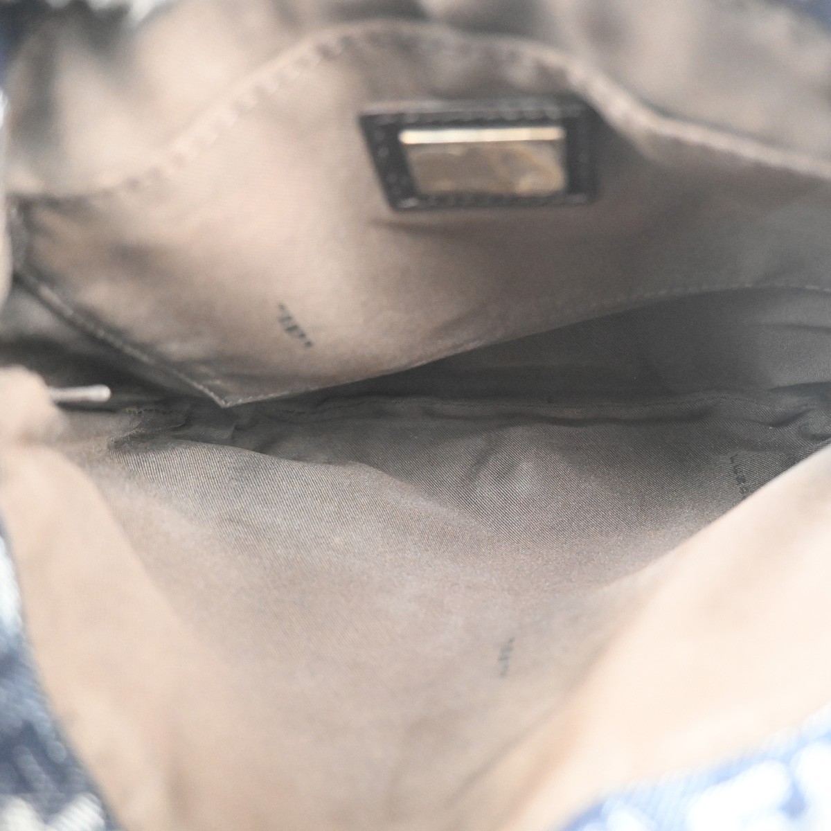 Fendi Fendi Vintage Flap Crossbody Bag Zucchino Denim Blauw