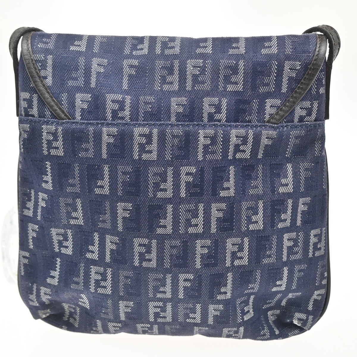 Fendi Fendi Vintage Flap Crossbody Bag Zucchino Denim Blauw