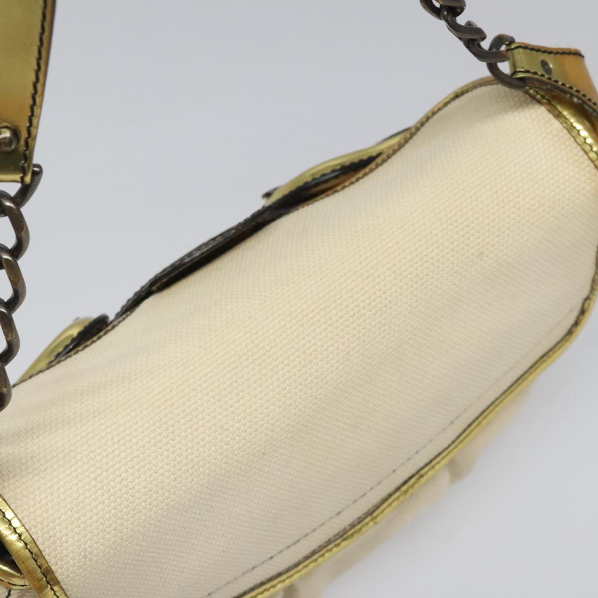 Fendi Fendi Chain Baguette Patent Beige