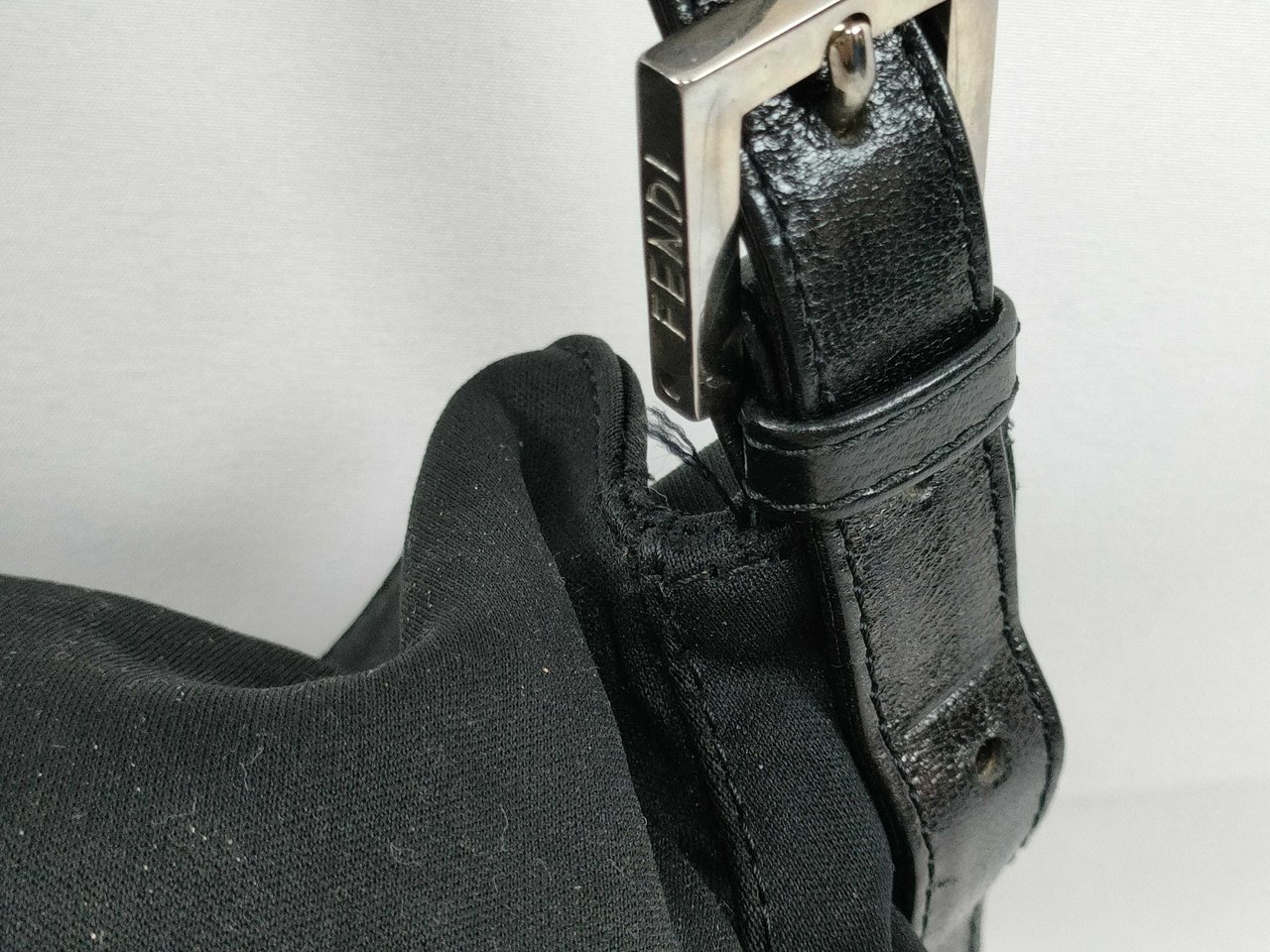 Fendi Mamma Baguette Canvas medium Zwart