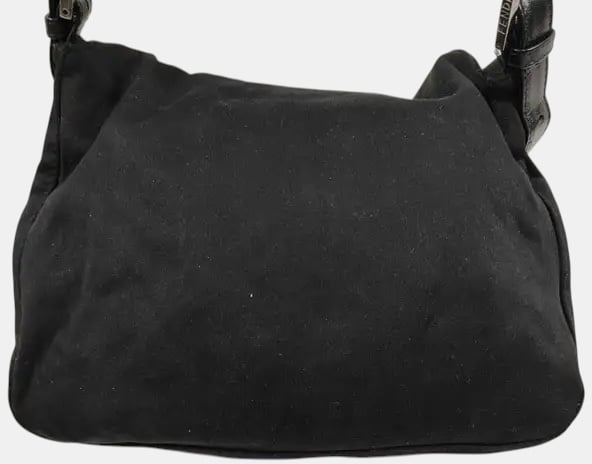 Fendi Mamma Baguette Canvas medium Zwart