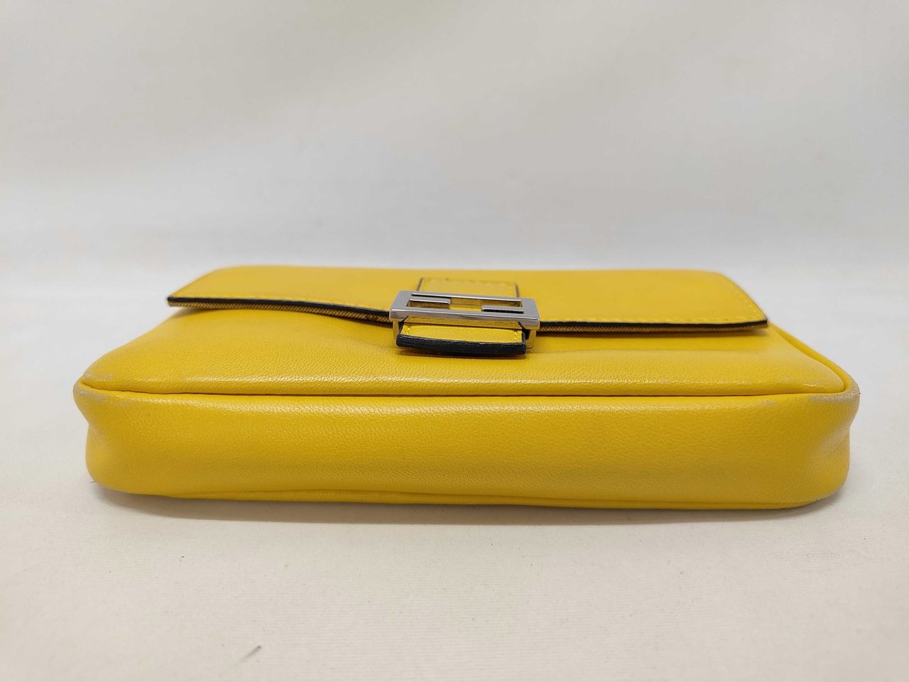 Fendi Baguette Leather Micro Geel