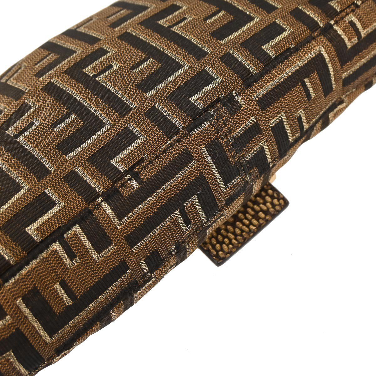 Fendi Fendi Baguette Bag Embroidered Leather Bruin