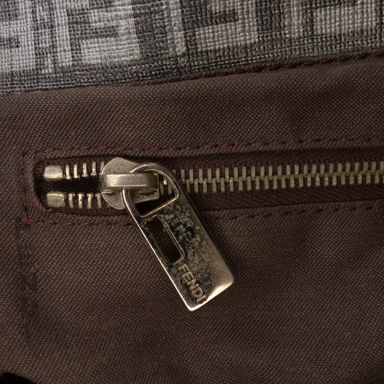 Fendi Zucchino Spalmati Chain Mamma Forever Grijs