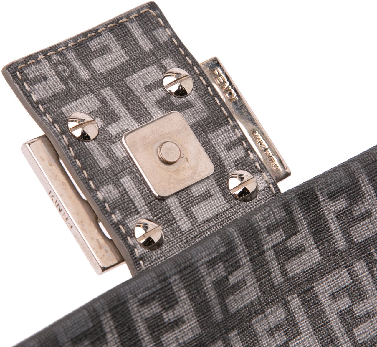 Fendi Zucchino Spalmati Chain Mamma Forever Grijs